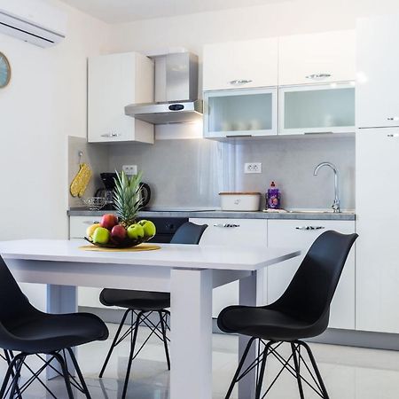 Petra Modern Apartment With Free Parking And Bbq Задар Экстерьер фото