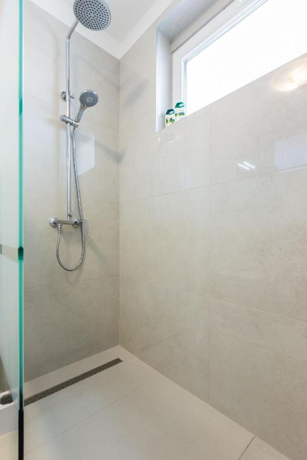 Petra Modern Apartment With Free Parking And Bbq Задар Экстерьер фото