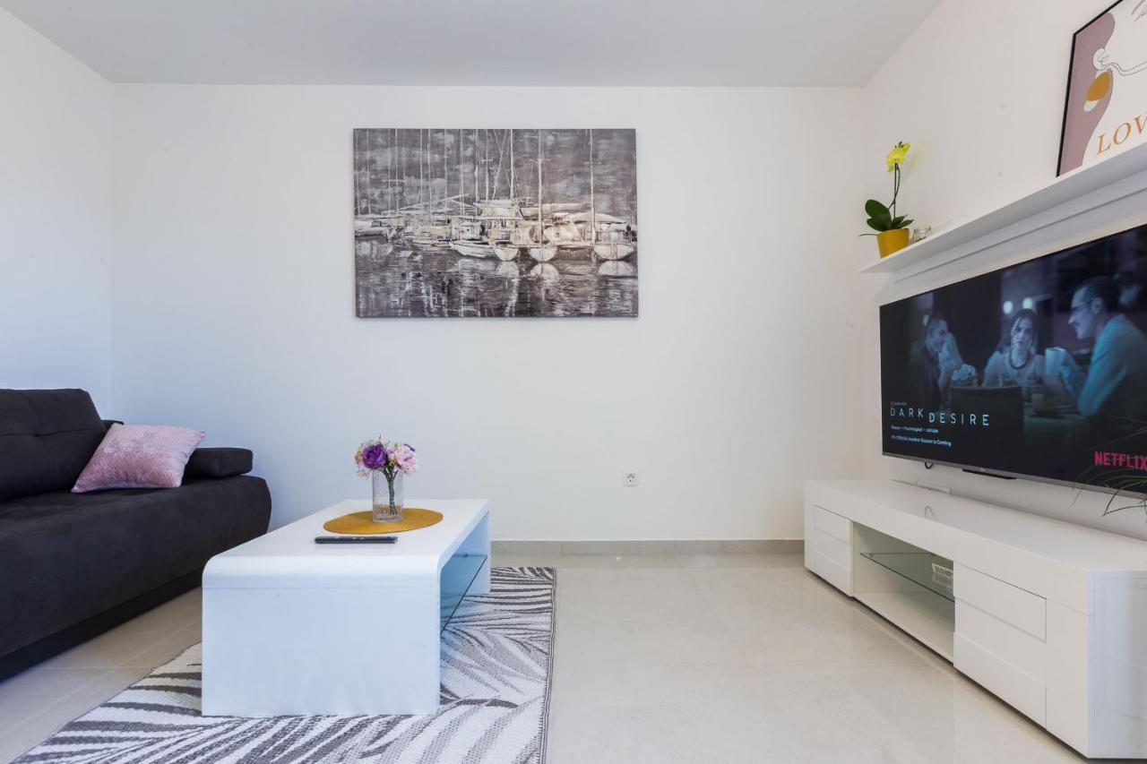 Petra Modern Apartment With Free Parking And Bbq Задар Экстерьер фото