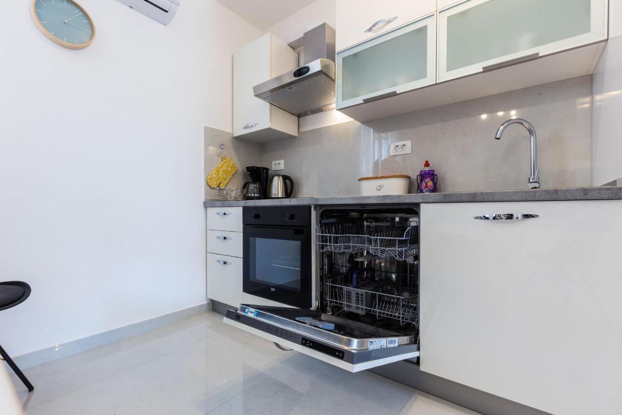 Petra Modern Apartment With Free Parking And Bbq Задар Экстерьер фото