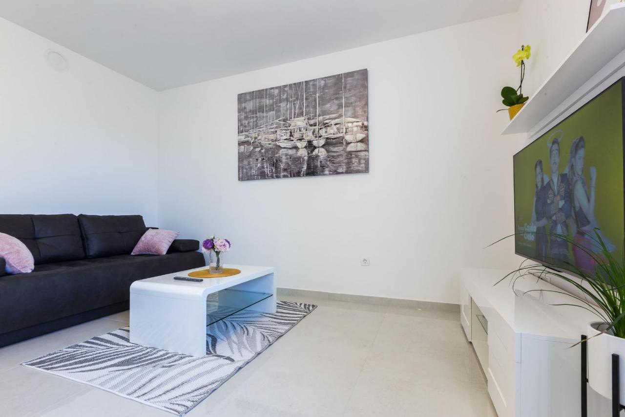 Petra Modern Apartment With Free Parking And Bbq Задар Экстерьер фото